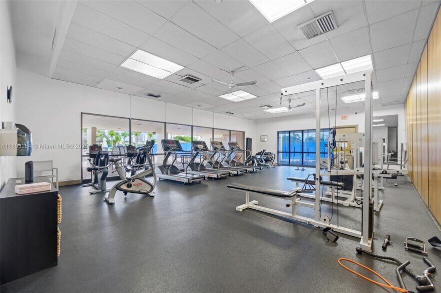 Building Photo - 20301 W Country Club Dr