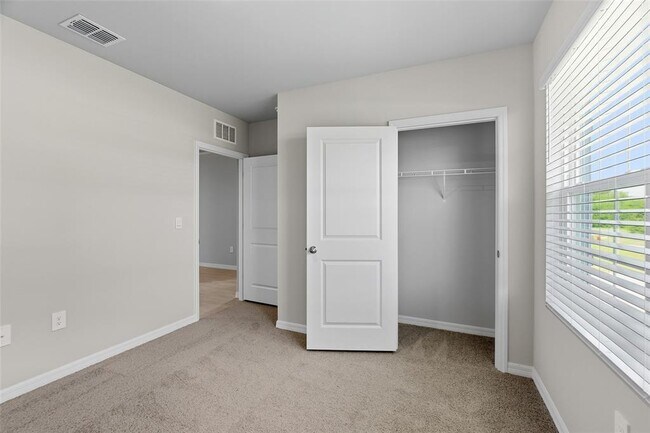 Building Photo - 25222 Cadiz Dr