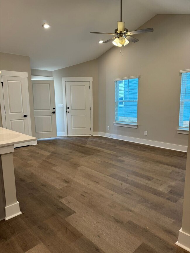 Building Photo - 145 Brawley Villas Pl