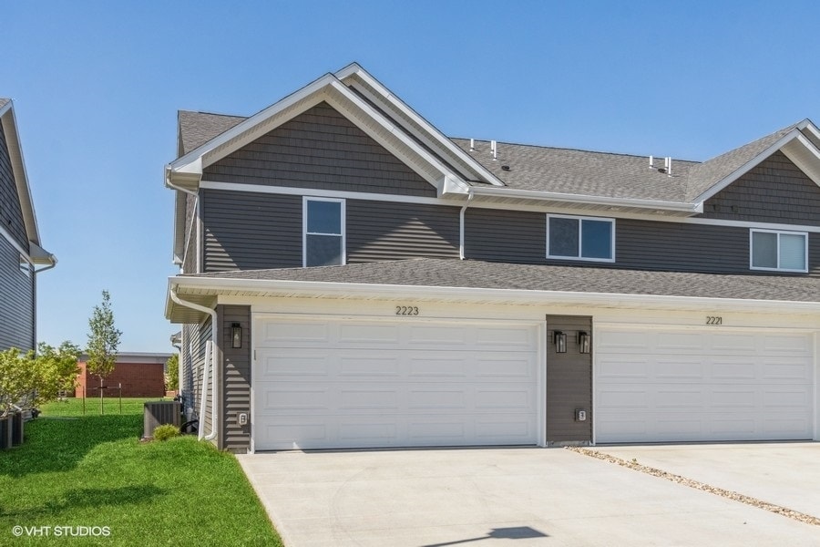 Building Photo - 2231 Saint Andrews Dr