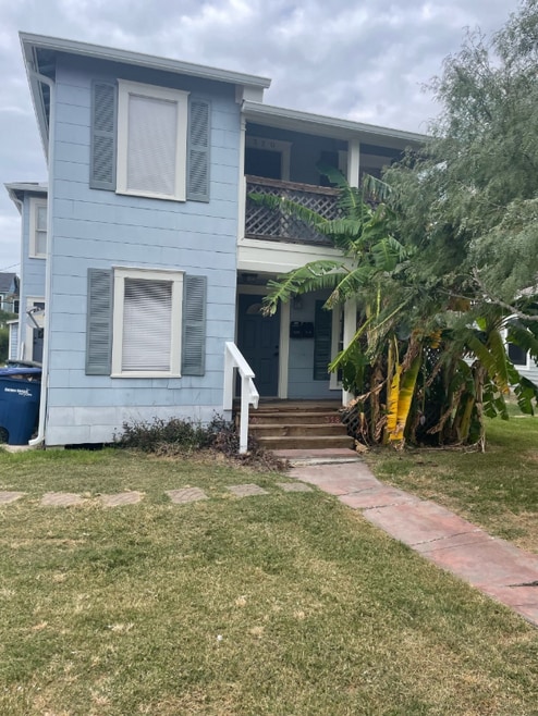 Building Photo - 320 Oleander Ave