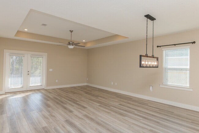 Building Photo - 1938 Westhill Dr