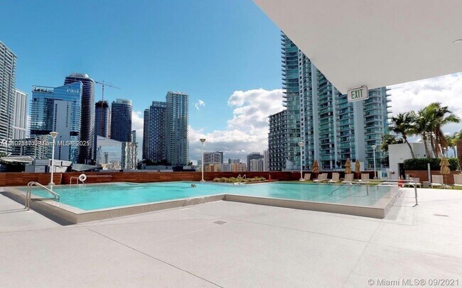 Building Photo - 350 S Miami Ave
