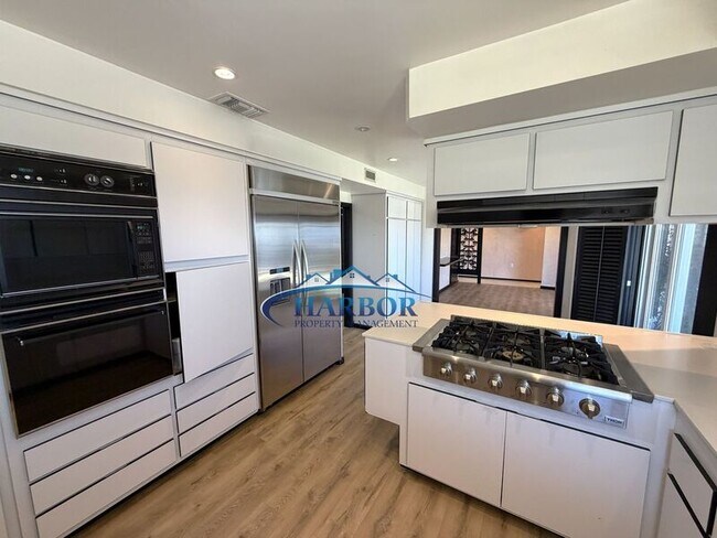 Building Photo - 2315 Sparta Dr