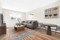 Building Photo - 3615 Eastchester Rd