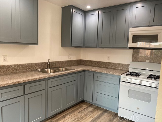 Building Photo - 1751 N Orizaba Ave