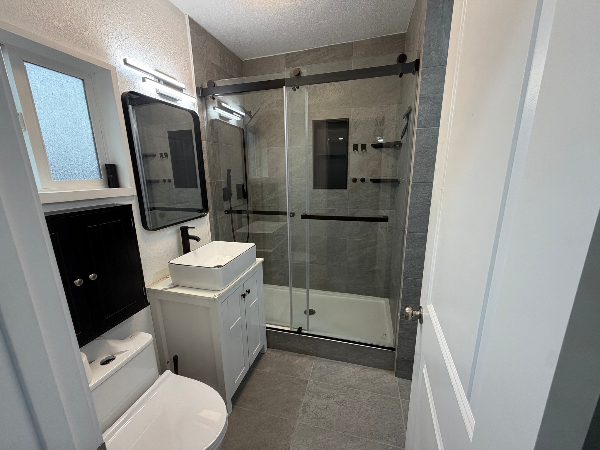 Building Photo - 2207 Fairfield Ave