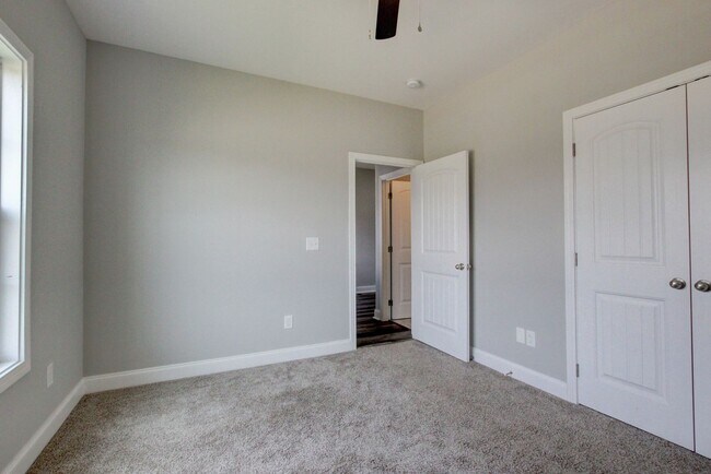 Building Photo - 1331 Juniper Pass