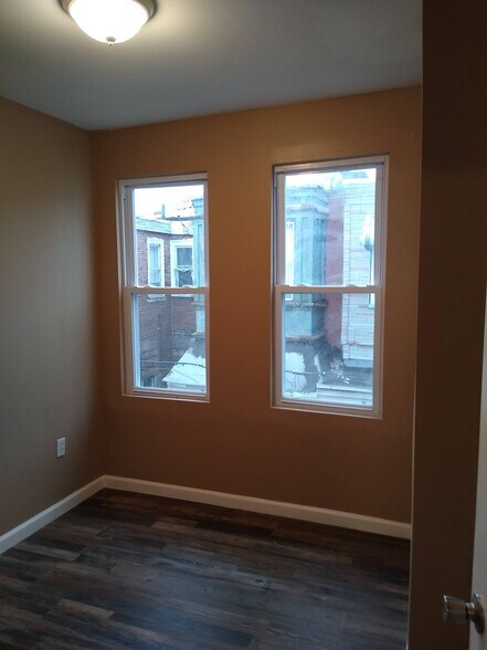 Building Photo - 2054 Ann St