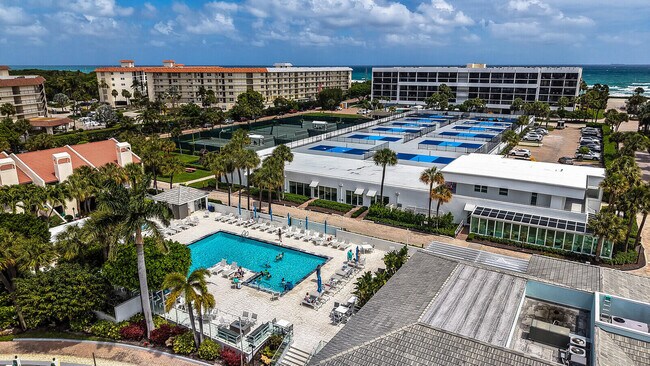 Building Photo - 2727 N Ocean Blvd