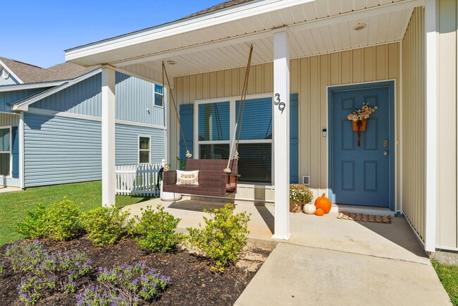 Building Photo - 39 Bluebeech St