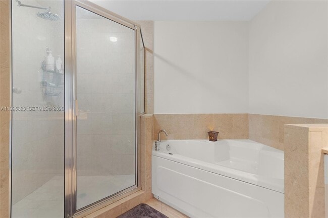 Building Photo - 848 Brickell Key Dr