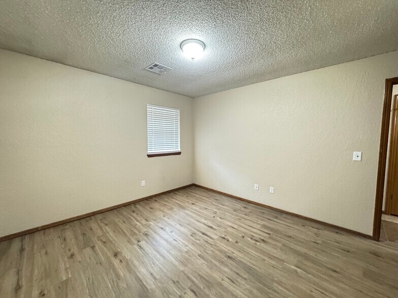 Building Photo - 8636 NW 86th St