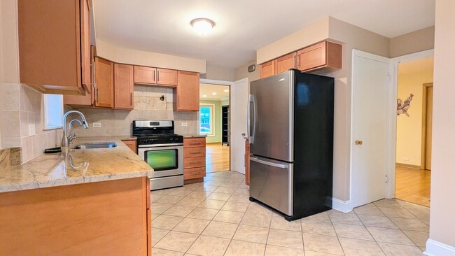Building Photo - 736 N Wilshire Ln