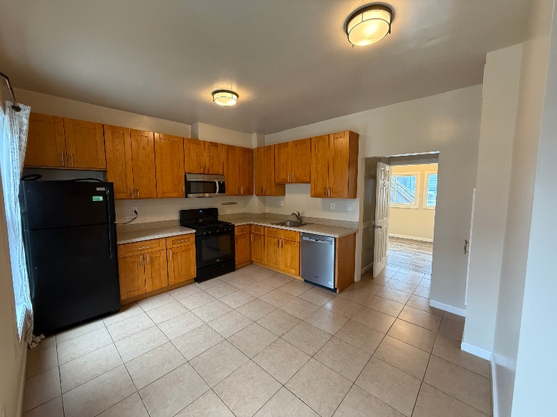 Building Photo - 2921-2923 20th St