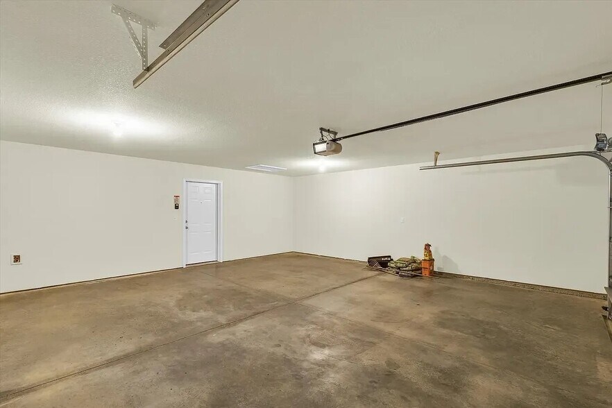 Building Photo - 1509 Stonebluff Ct