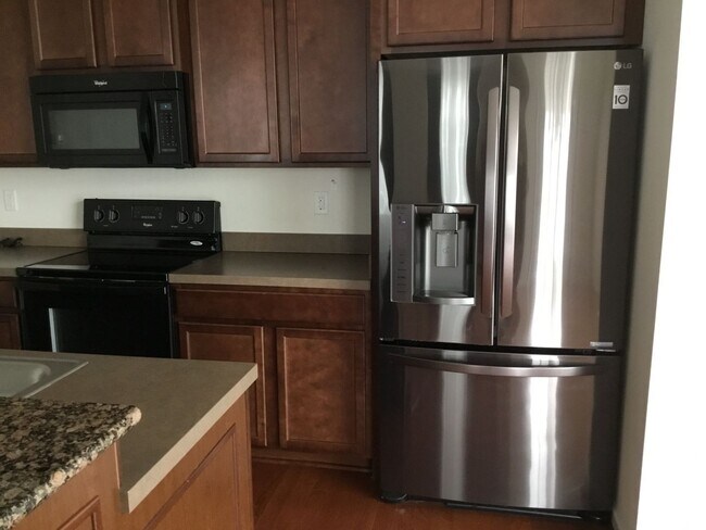 Building Photo - 3030 Meridian Cmns