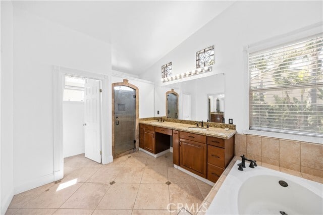 Building Photo - 16190 Vermeer Dr