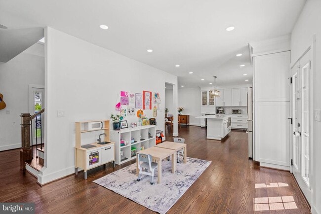 Building Photo - 6202 Massachusetts Ave