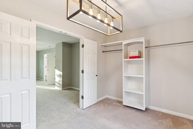Building Photo - 4922 Lerch Dr