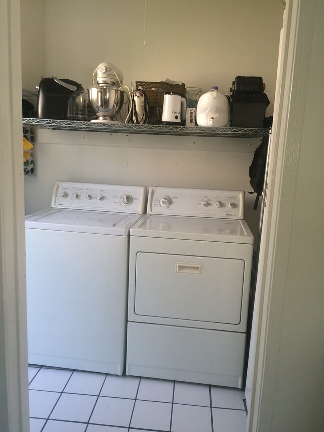 Laundry room (set 1) - 4222 Jasmine Ave