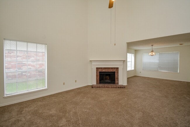 Building Photo - 2314 Bent River Dr