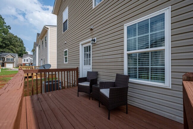 Building Photo - 31 Middleton Ct