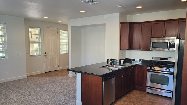 Building Photo - West Roseville, New Paint & Carpet 2 Story...