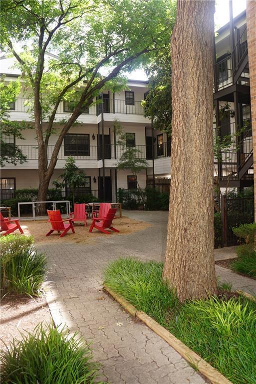 Building Photo - 203 E 31st St