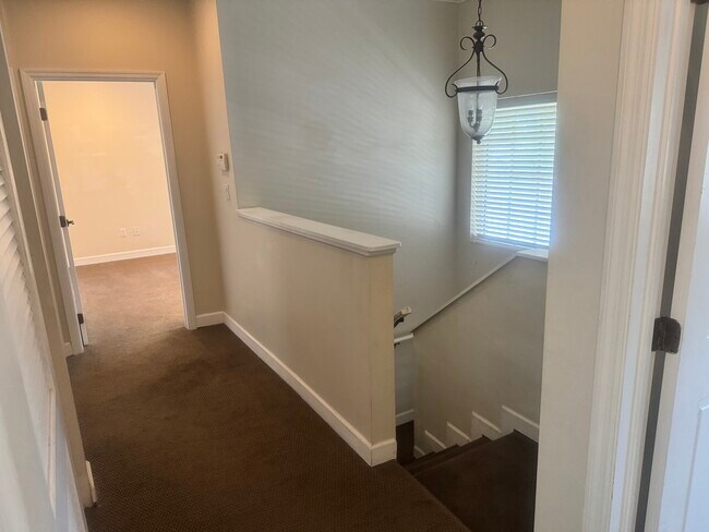 Building Photo - 857 SW 11th Ct