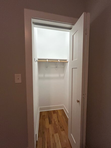 Building Photo - 338 Tudor Ct