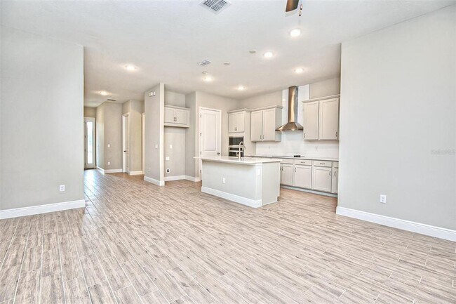 Building Photo - 6443 Cyrils Dr