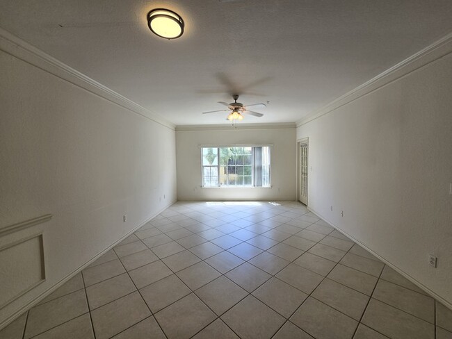 Building Photo - 1 Bed 1 Bath Condo For Rent in Tampa $1499