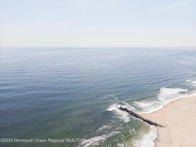 Building Photo - 570 N Edgemere Dr