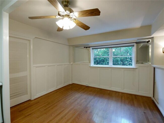 Building Photo - 76 Laurel Forest Cir NE
