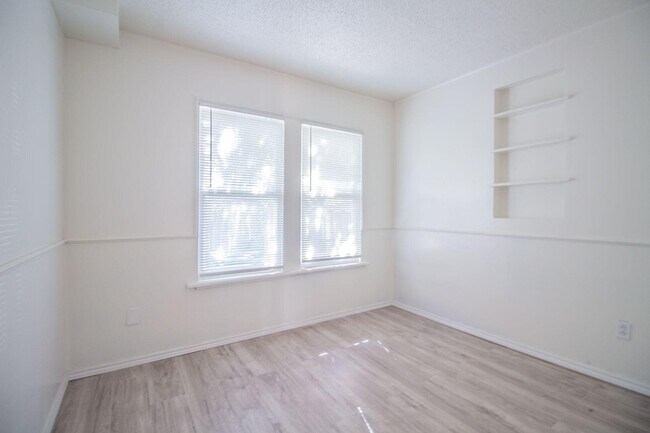 Building Photo - 1918 20th St