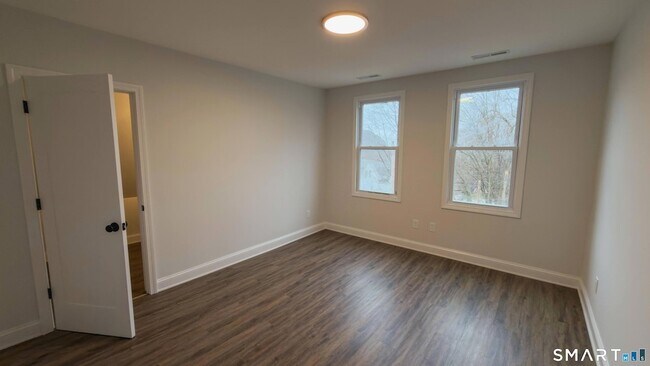 Building Photo - 43 W Prospect St