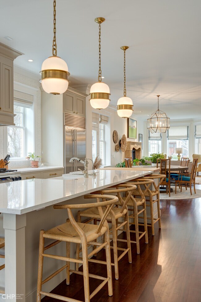 Building Photo - 2663 N Marshfield Ave