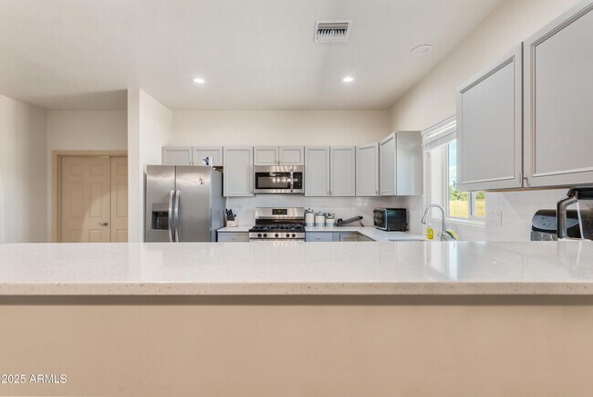 Building Photo - 8373 E Sunwing Ridge Dr