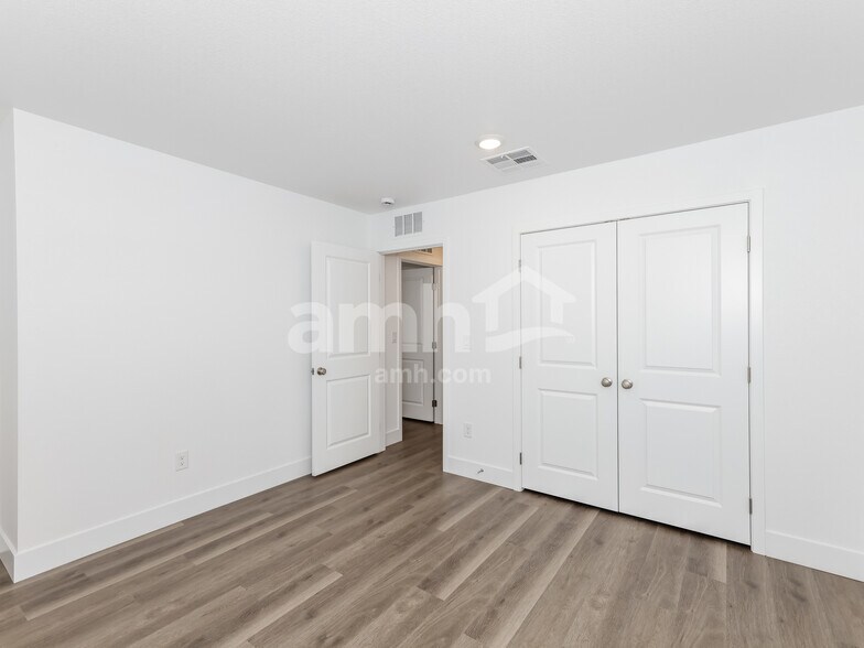 Building Photo - 9486 Aldersyde Dr