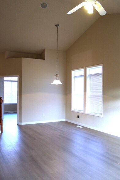 Building Photo - 5119 NE 90th St