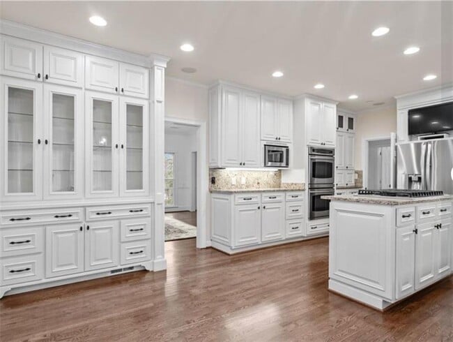Building Photo - 755 River Gate Dr