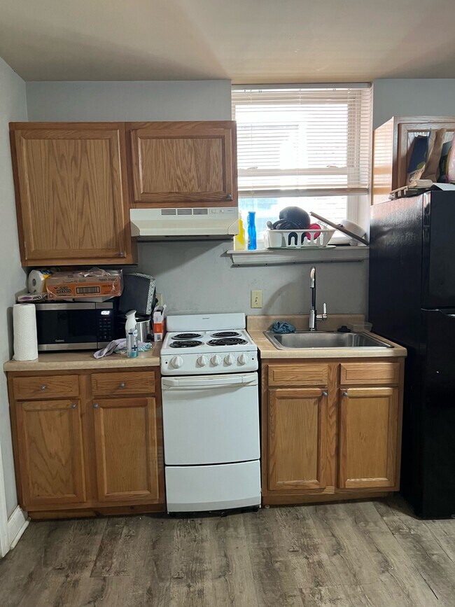 Building Photo - 1727 W Montgomery Ave