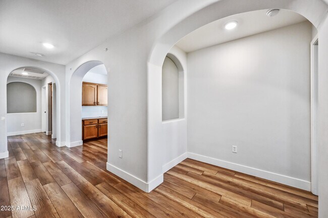 Building Photo - 839 S Adam Wy