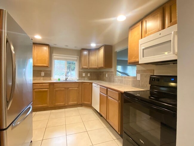 Building Photo - DOWNTOWN Covington home w/ basement