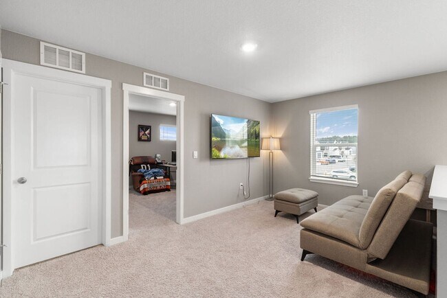 Building Photo - 2186 Prairie Smoke Dr