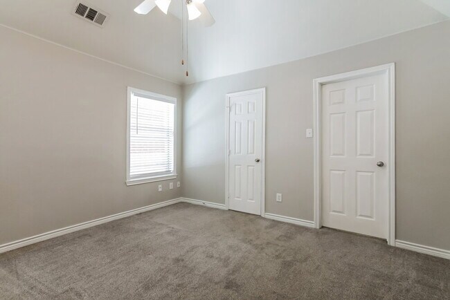 Building Photo - 8912 Wild Rose Ln