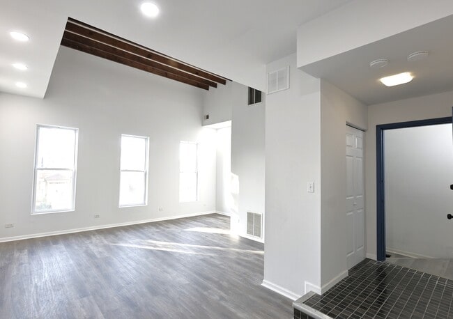 Building Photo - 3621 S Winchester Ave