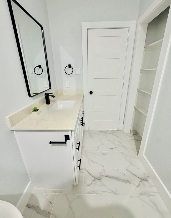 Building Photo - 5420 Elysian St