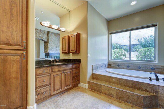 Building Photo - 14296 E Coyote Rd